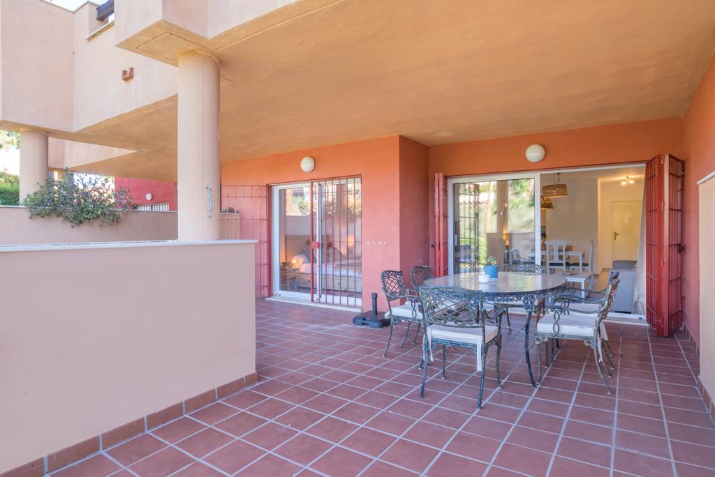 ALQUILER DE LARGA TEMPORADA - RESERVA DE MARBELLA - 2 D - BAJO CON JARDIN