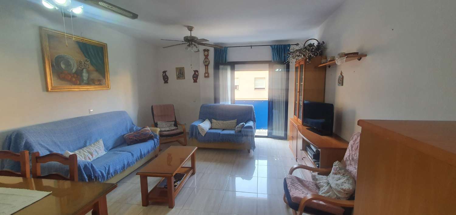 VENTA PISO CENTRICO EN FUENGIROLA